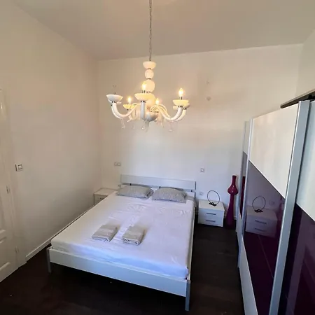 아파트 Flanatika 풀라