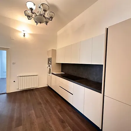 Flanatika Apartamento Pula