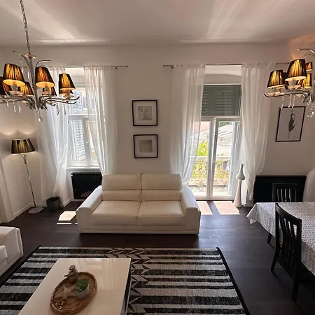 Flanatika Apartamento Pula