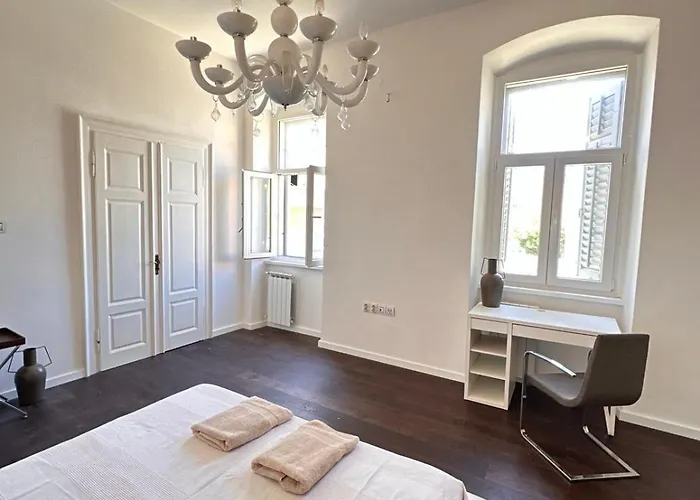 Flanatika Apartment *